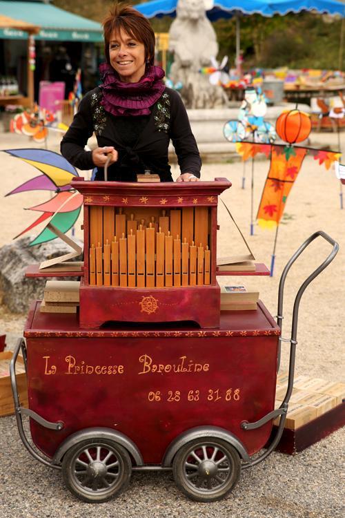 animation de village en Ardèche, à l'orgue de Barbarie