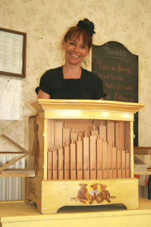 tour de chant en EHPAD à l'orgue de Barbarie