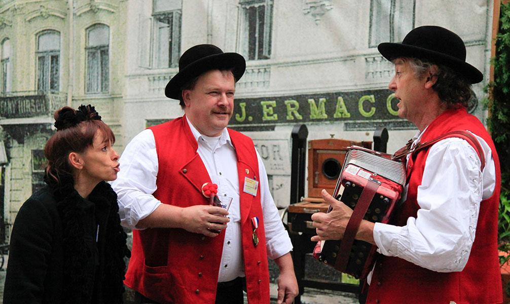 en Roumanie avec deux musiciens allemands